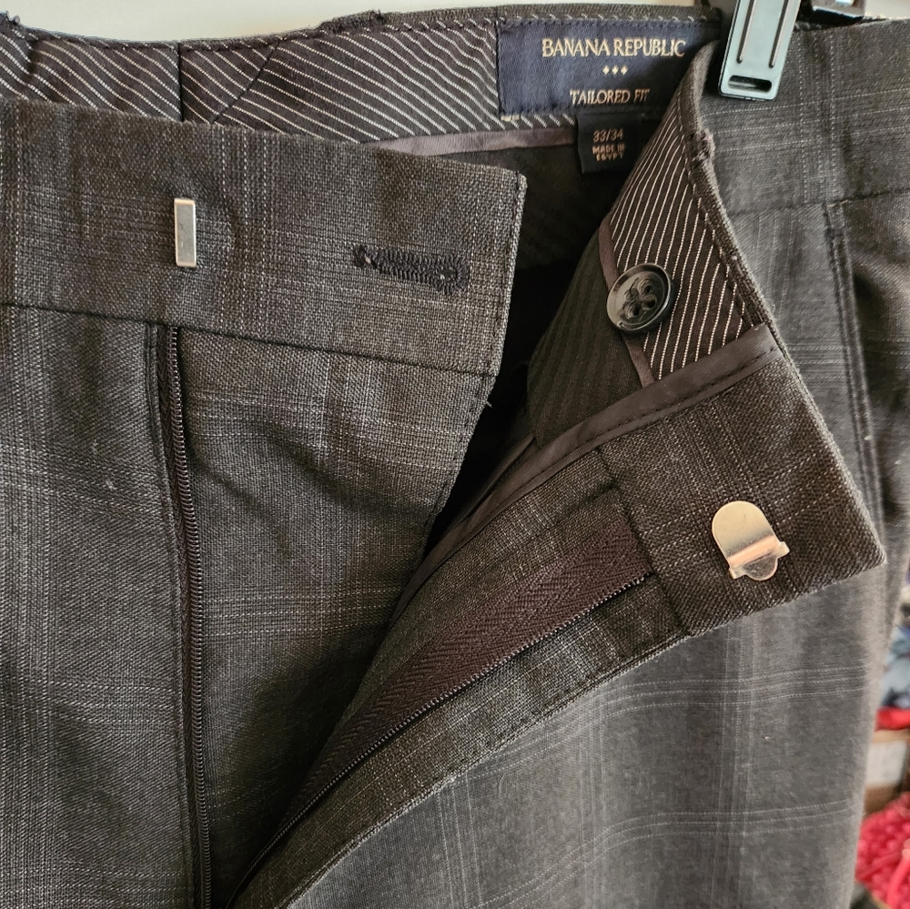 Banana Republic Factory Men's Tailored Fit Dress Pants 33/34 Dark Gray Plaid - Picture 3 of 15